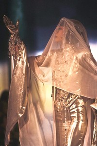 16_mugler-fw-1983-33_html.thumb.JPEG.091cef7e506c6e470b33de13e7f5033c.JPEG