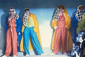 16_thierry-mugler-ss-1982-33_html.thumb.JPEG.51234606f4d3720ffa7116405bde2ea3.JPEG