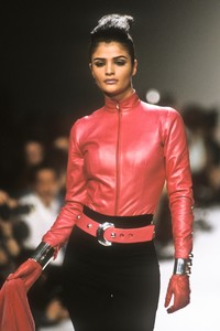 1_claude-montana-fw-1991-2_html.thumb.JPEG.1dd6805ed477121dc94b131180aab1a5.JPEG