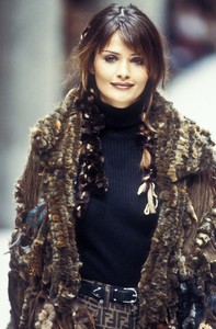 1_fendi-fw-1993-2_html.thumb.JPEG.0fd5e346fbab46c2da6970933c83343c.JPEG