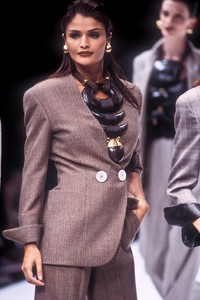 1_gianfranco-ferre-ss-1993-2_html.thumb.JPEG.6d470f7d8d23ced76c550ed2d8fa150f.JPEG