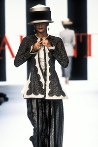 1_valentino-ss-1994-2_html.thumb.JPEG.cd549b5c207509beb171ccdada0118cd.JPEG