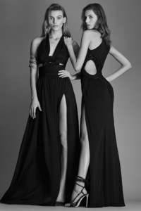 24-Zuhair-Murad-SS-18.thumb.jpg.c8ba27b7c1aa03c6c6363cd286170dde.jpg