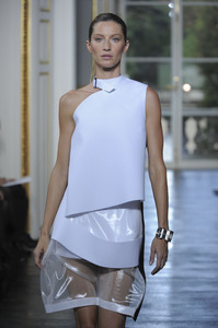 2_balenciaga-ss-2011-3_html.thumb.JPEG.570d358f9d573e0b38b25df5115b96d7.JPEG