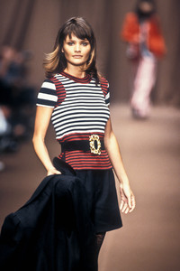 2_christian-lacroix-ss-1994-3_html.thumb.JPEG.2e2a707a8384d80270c8fdb6cd23d0bb.JPEG