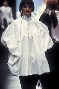 2_gianfranco-ferre-fw-1993-3_html.thumb.JPEG.1f5f8fd1e945105b59f1ecc90c681d5b.JPEG