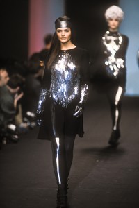 2_karl-lagerfeld-fw-1991-3_html.thumb.JPEG.1e22609b831e34e4c87469411ef8501c.JPEG