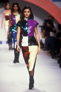 2_karl-lagerfeld-ss-1991-3_html.thumb.JPEG.9c135e52770861db26678e07e894b194.JPEG