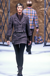 3_chanel-hc-fw-1993-4_html.thumb.JPEG.41aa3a3432a6d9ce0ccef612c789aa69.JPEG