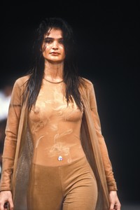 3_helmut-lang-ss-1991-4_html.thumb.JPEG.8352de78cc5f78a8adb3ad9632ea1021.JPEG