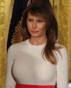 451A4C7700000578-4956778-Tight_She_stood_behind_her_husband_in_a_snug_long_sleeved_off_wh-m-34_1507321249493.jpg