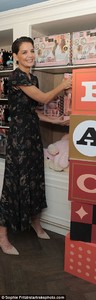 45A66E1000000578-5014827-Checking_it_out_Being_mother_to_11_year_old_daughter_Suri_she_no-m-12_1508917002319.jpg