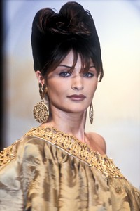 4_christian-dior-hc-ss-1993-5_html.thumb.JPEG.7b9895aba7cda58606d79b8832435acd.JPEG