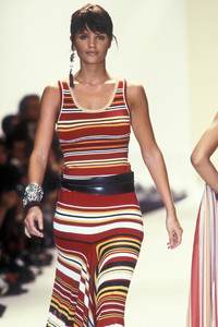 4_christian-dior-ss-1994-5_html.thumb.JPEG.44f43d7fa27095d5d8057d9a70a56f37.JPEG