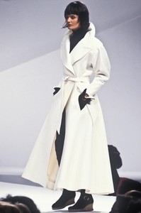 4_claude-montana-fw-1993-5_html.thumb.JPEG.9e4e23532f2266686c9b3ee3cb8673aa.JPEG