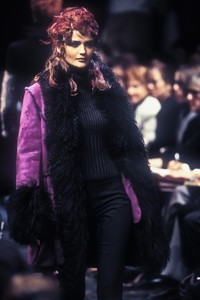 4_martine-sitbon-fw-1993-5_html.thumb.JPEG.6dec186e4278218cdbf310b2bf750c5c.JPEG