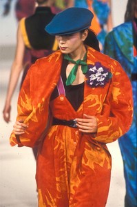 4_thierry-mugler-ss-1982-21_html.thumb.JPEG.8e4853238ebfef2f439c42ed936e9a65.JPEG