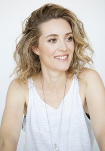 520full-evelyne-brochu.thumb.jpg.061c9b0b6ae51c4759cf64a99780c055.jpg