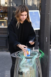 52997042_thylane-blondeau-12.jpg