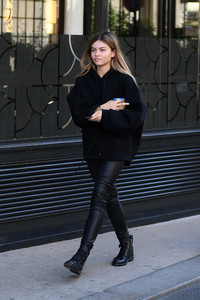 52997057_thylane-blondeau-18.jpg