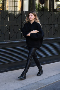 52997062_thylane-blondeau-19.jpg