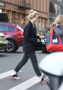 53079077_elle-fanning-2.jpg