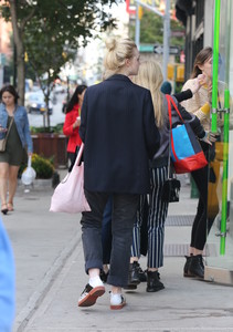 53079083_elle-fanning-4.jpg