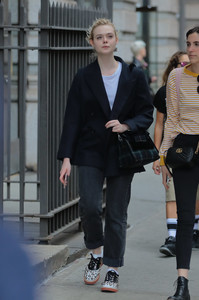 53079215_elle-fanning-30.jpg