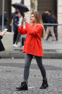 53085285_thylane-blondeau-6.jpg