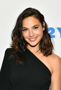 53132836_gal-gadot-026.jpg