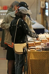 53157833_lucy-hale-16.jpg