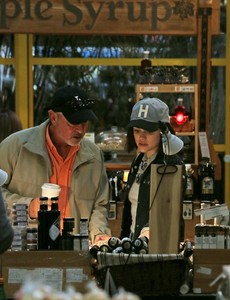 53158080_lucy-hale-27.jpg