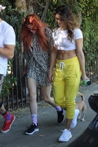 53164271_bella-thorne-1.jpg