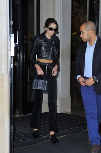 53317929_kaia-gerber-8.jpg