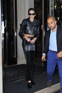 53317930_kaia-gerber-9.jpg