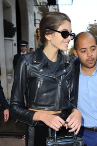 53317949_kaia-gerber-15.jpg
