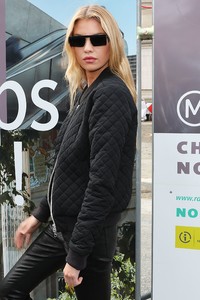 53319560_stella-maxwell-1.jpg