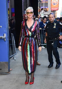 53319698_katy-perry-12.jpg