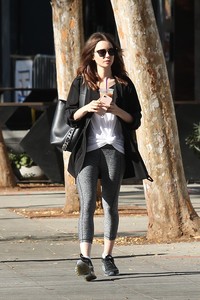 53491122_lily-collins-9.jpg