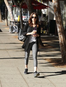 53491173_lily-collins-28.jpg