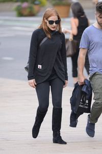 53647750_hqcelebcorner-15.jpg