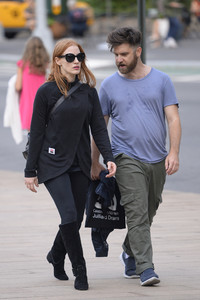 53647755_hqcelebcorner-16.jpg