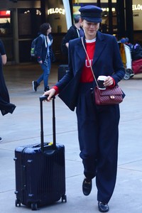 53903721_hqcelebcorner-15.jpg