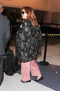 53980391_hqcelebcorner-4.jpg