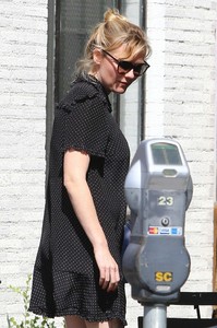 54028066_kirsten-dunst-005.jpg