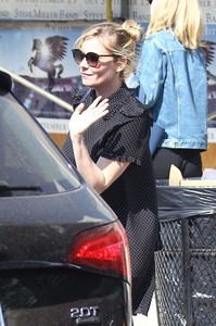 54028521_kirsten-dunst-055.jpg