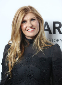 54137717_020.jpg