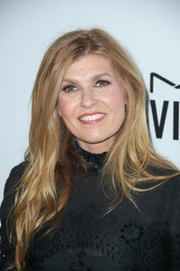 54137751_025.jpg