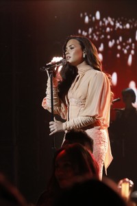 54308248_demi-lovato-in-los-angeles-20171014-3.jpg