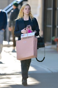 54457171_elle-fanning-2.jpg